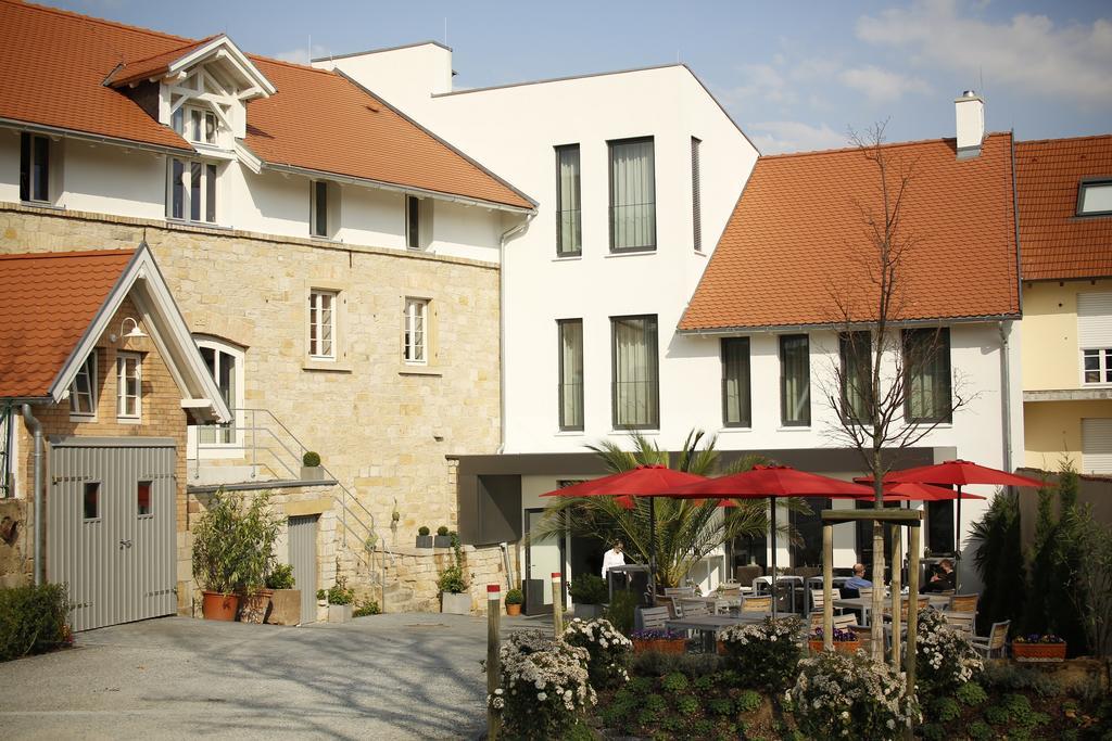 Weinhaus Henninger Hotel Калщад Екстериор снимка