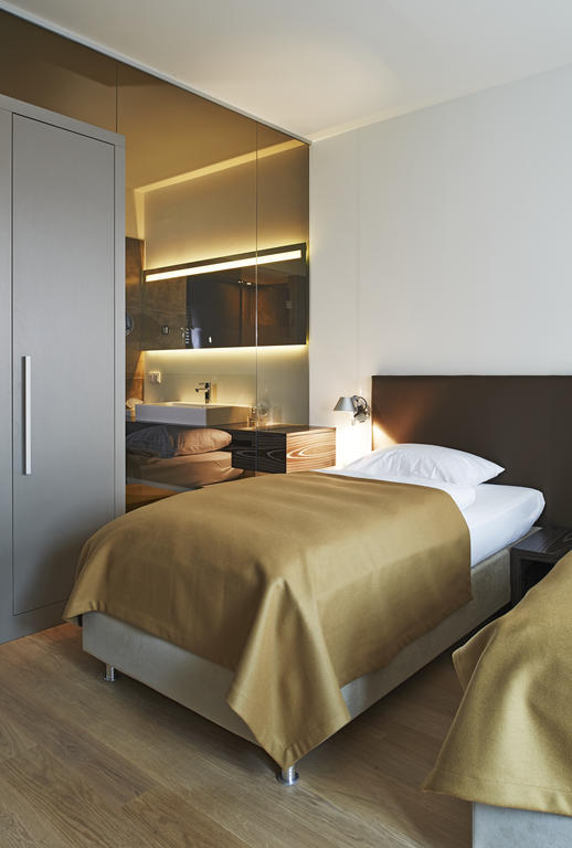 Weinhaus Henninger Hotel Калщад Стая снимка